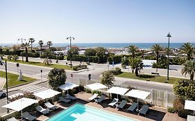 Grand Hotel